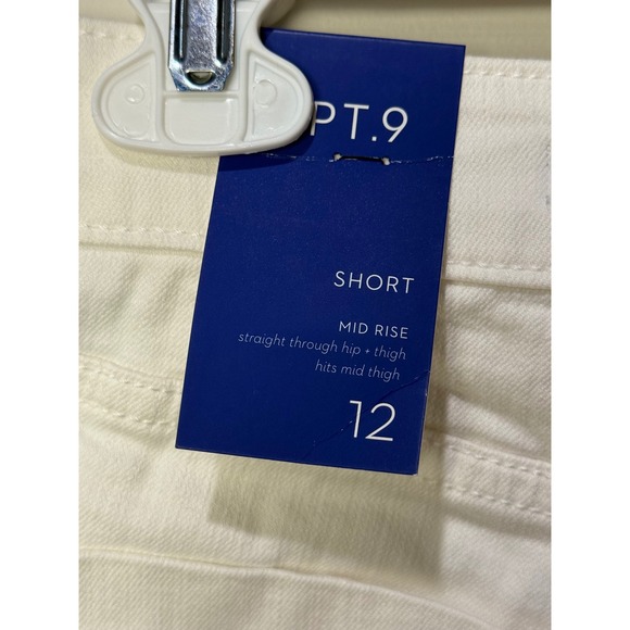 NWT Women's White Mid Rise Straight Fit Rolled Hem Cuffed Denim Shorts Size 12 - Picture 3 of 8